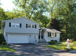 7496 Woodstream Ter, North Syracuse, NY 13212
