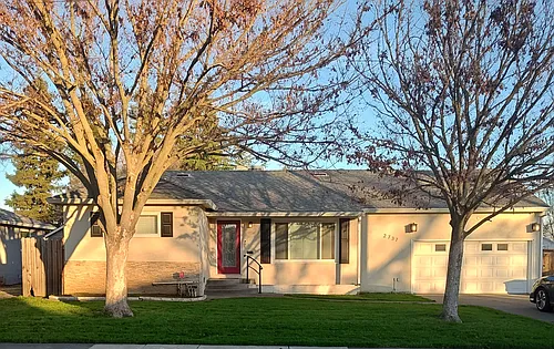 2737 63rd St Photo 1