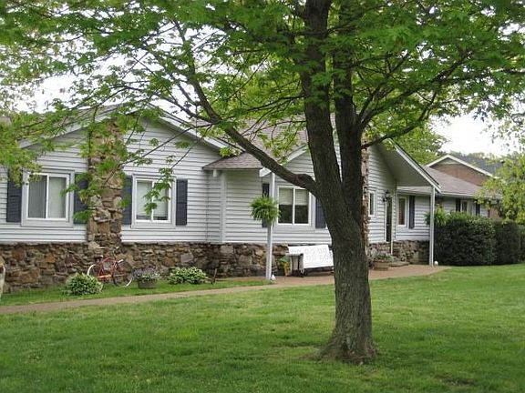3rd image of 308 Skyline Dr
