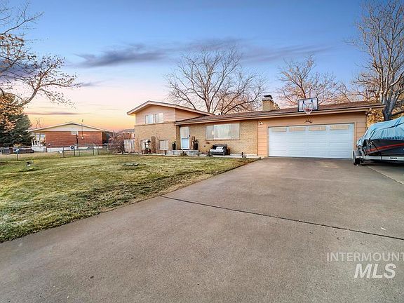 2nd image of 2119 Alta Vista Dr