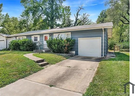 235 Forestwood Dr — Photo 2