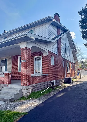616 N Front St Photo 1