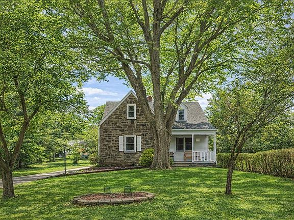 2nd image of 1325 Parkway Rd