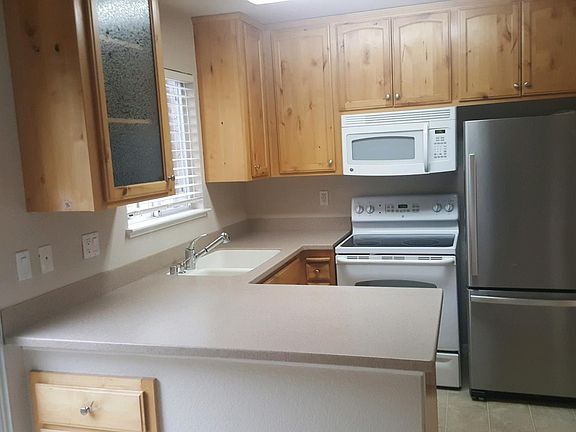5th image of 1125 Sheridan Ave APT 61