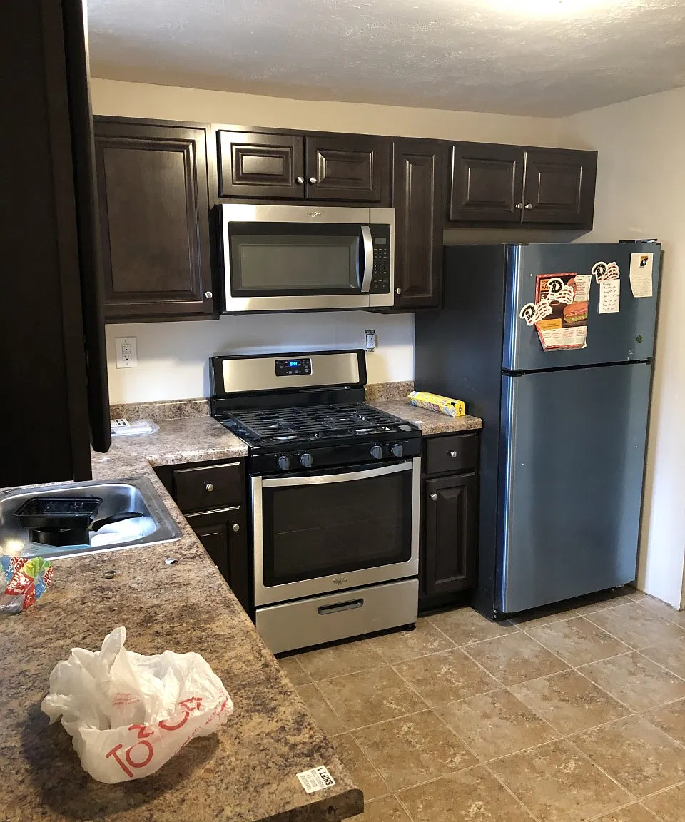 4 bed, 2.0 bath, $2,500 — Photo 2