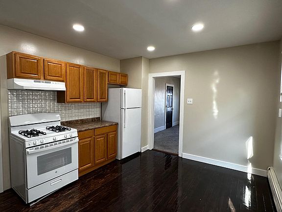 3rd image of 78 Germain St #2