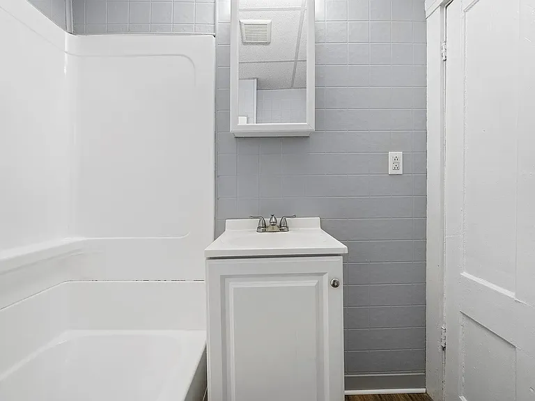164 Notre Dame Ave #2 — Photo 7