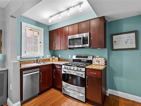 3rd image of 405 Sulgrave Rd