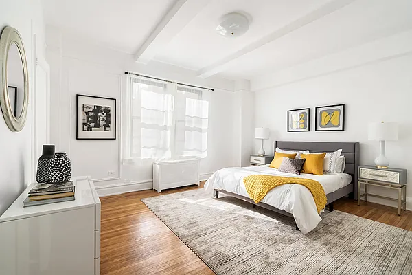 Sold by R New York | media 3