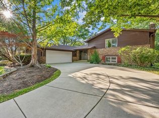 602 E Hackberry Dr, Arlington Heights, IL 60004