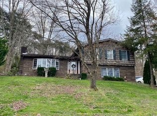 113 Piedmont Dr, Hurricane, WV 25526