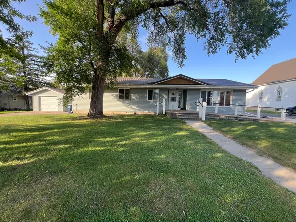 23 State St E, Kensington, MN 56343