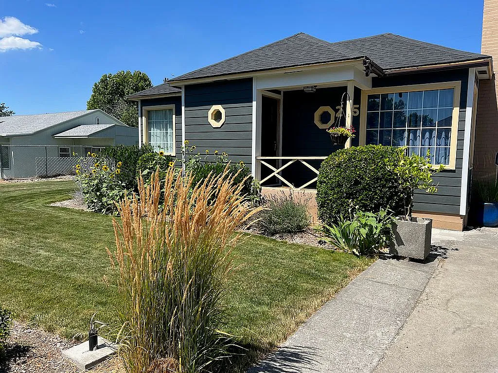 215 E 2nd Ave photo 1