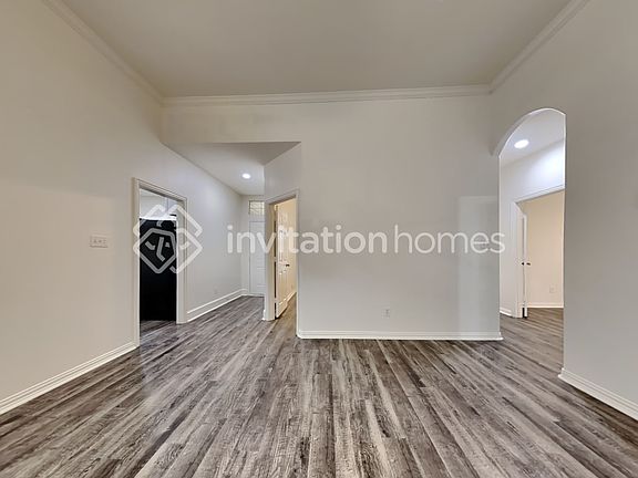 3rd image of 4313 Windmill Hill Cir