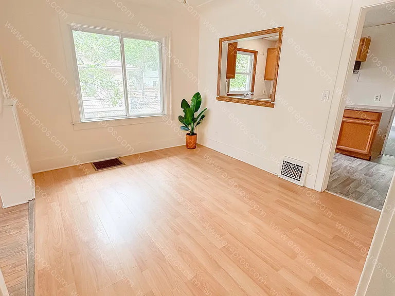 971 Woodbridge St — Photo 5