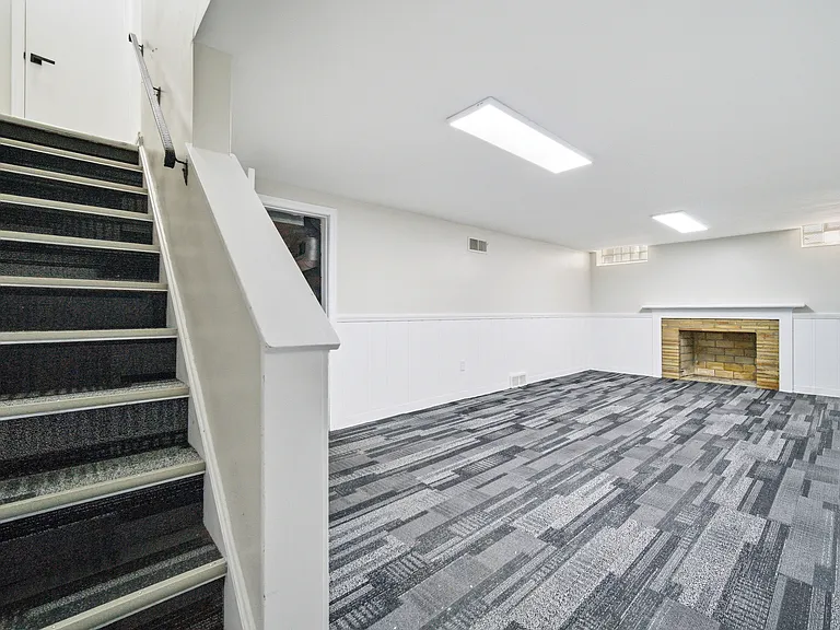 4037 Washington Blvd — Photo 29
