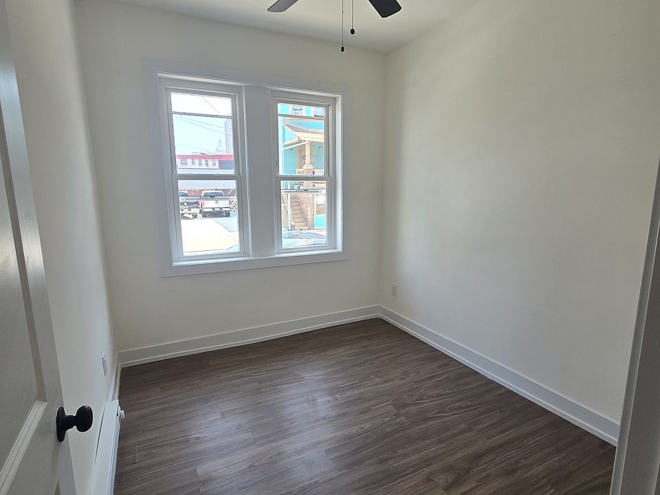 2nd image of 2501 Pacific Ave #102