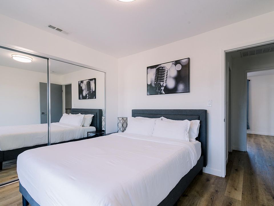 1st image of 110 S Eucalyptus Ave APT 4