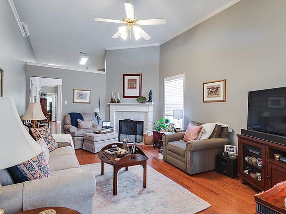5th image of 885 Abbey Grove Ln
