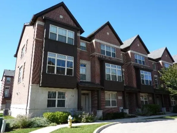 702 Keystone Ln, Vernon Hills, IL 60061