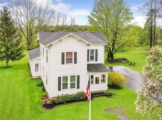 33 Clinton St, Bergen, NY 14416