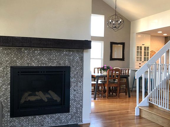 4th image of 420 Grouse Ct
