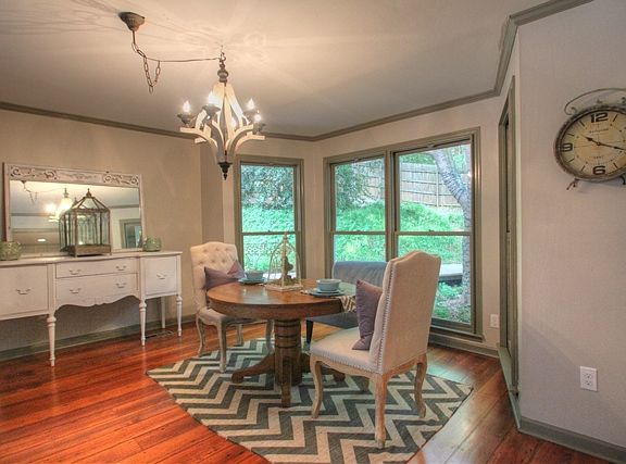 Breakfast/Dining Room