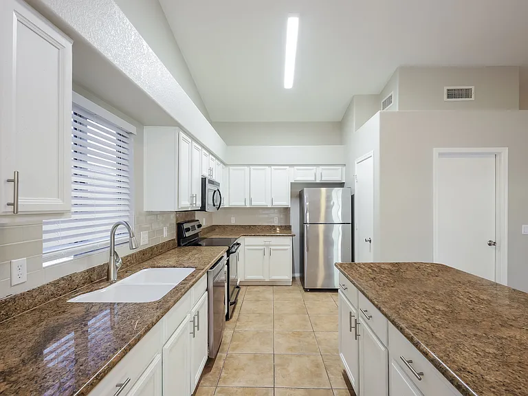4758 W Kristal Way — Photo 12