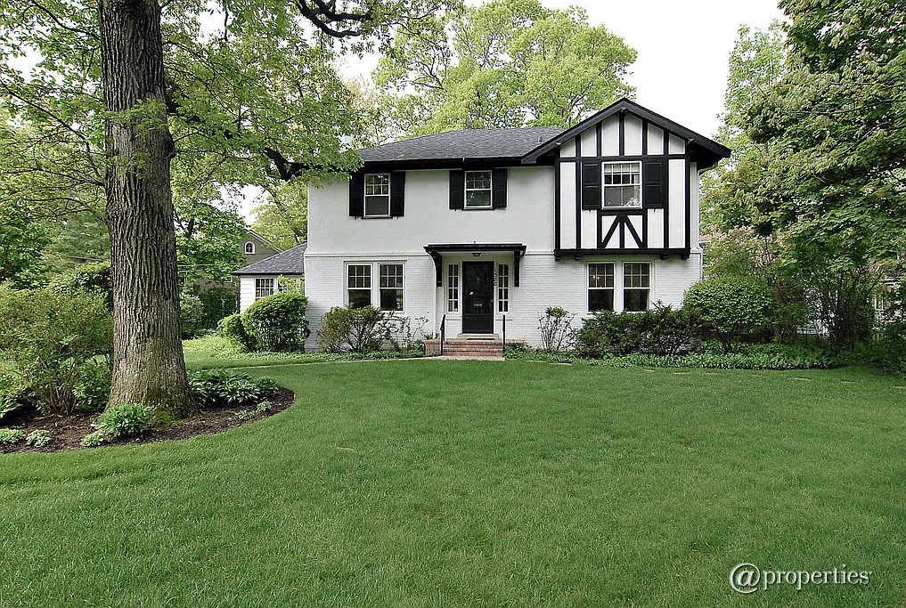 1388 Forest Ave photo 1