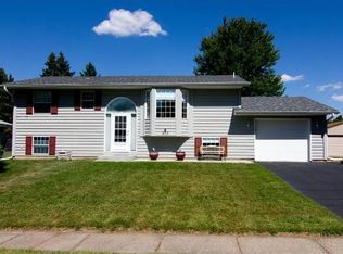 873 Oriole Dr, Apple Valley, MN 55124
