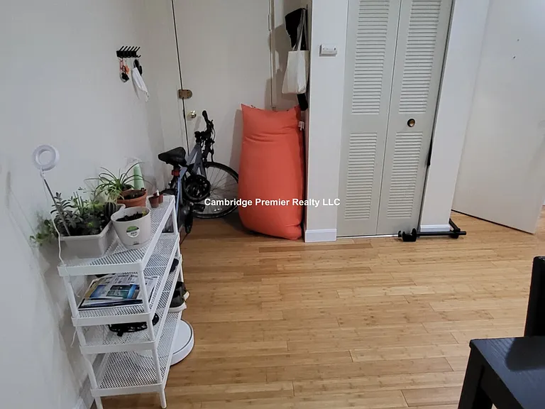 12 Cameron Ave — Photo 7