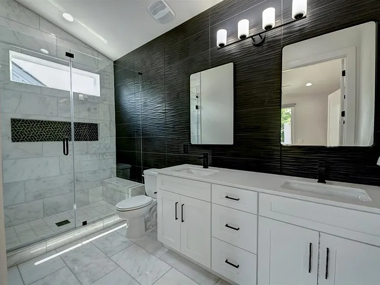 4424 Hank Ave #3 — Photo 9