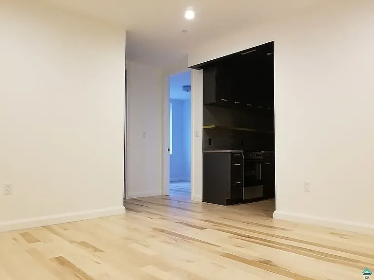 1816 Gates Ave #2AA — Photo 13