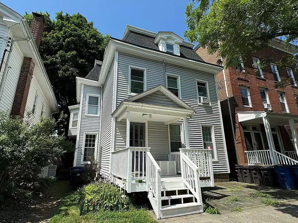18 Eld St #2R