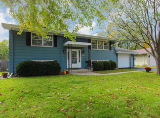 8401 Hopewood Ln N, Minneapolis, MN 55427