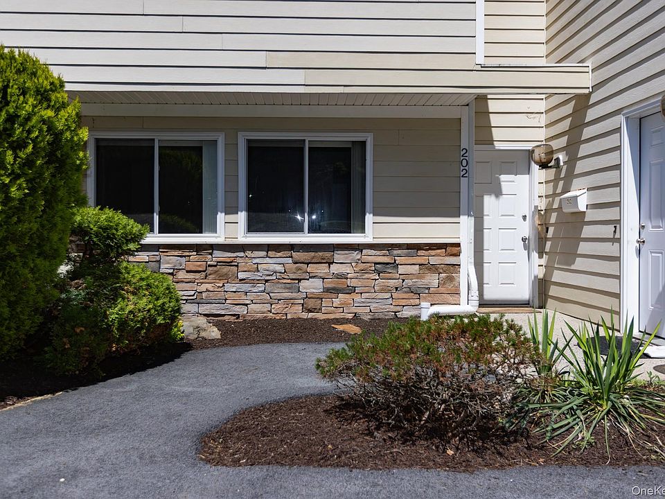 1st image of 202 Crystal Hill Lane