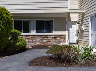 202 Crystal Hill Lane, Poughkeepsie, NY 12603