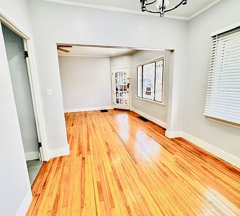 5th image of 3531 Georgia St #3531