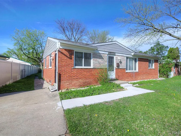 35030 Michelle Dr — Photo 4