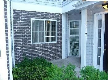 1st image of 1121 E Wilson Ave