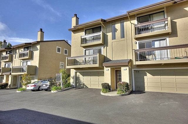 1st image of 637 Stonegate Dr