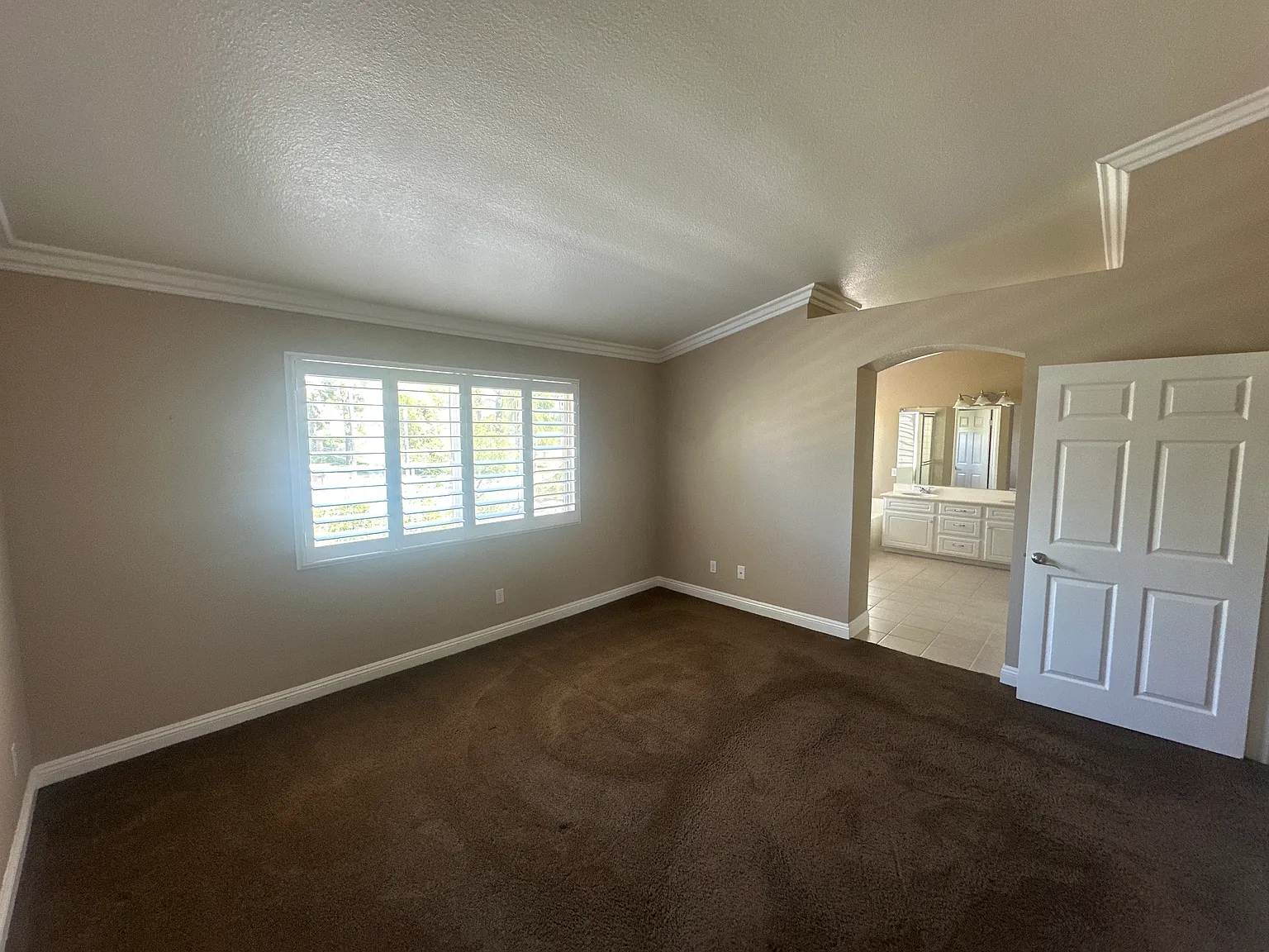 4 bed, 2.5 bath, 2218 sqft, $1,800 — Photo 2