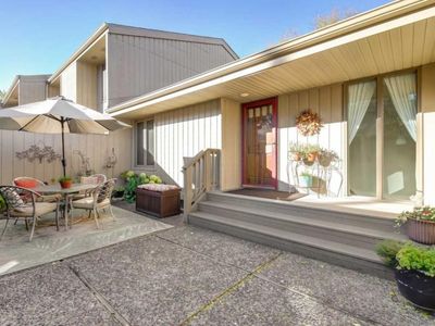 2737 Mackubin St APT 3, Roseville, MN, 55113