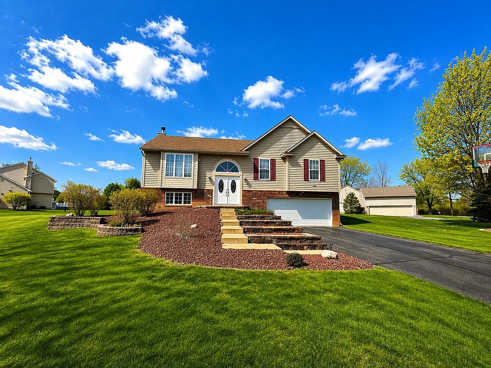 1st image of 11437 Saddlebrook Cir