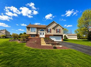 11437 Saddlebrook Cir, Pinckney, MI 48169