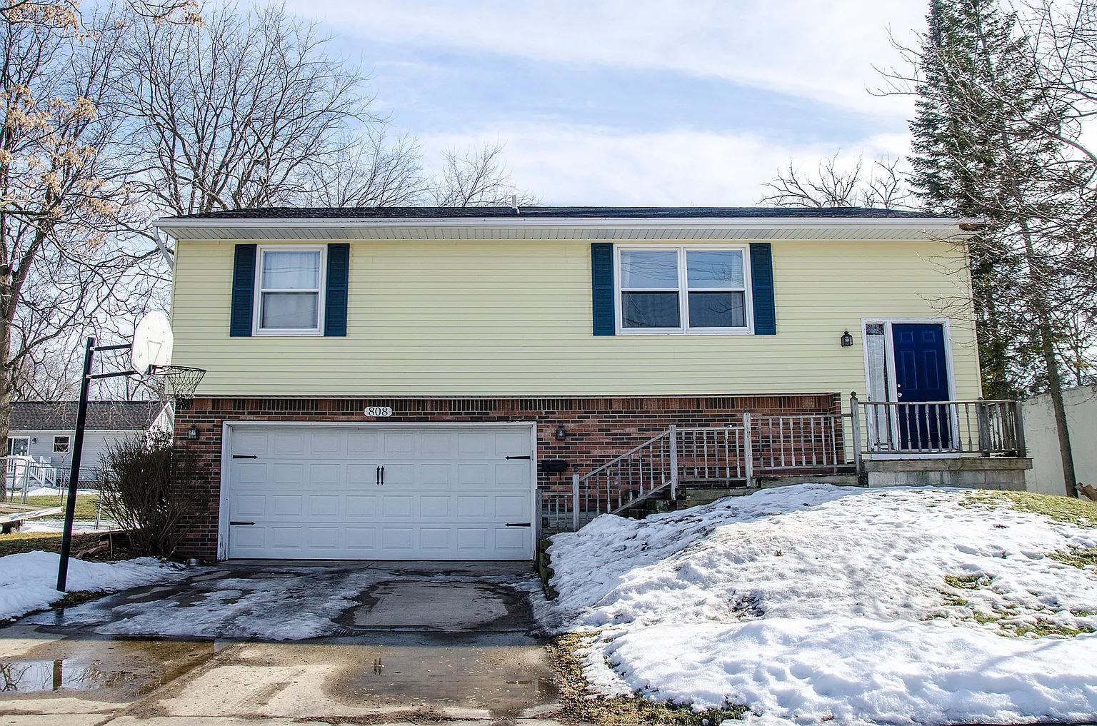 808 E Cass St photo 1