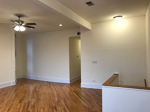 3rd image of 2327 N California Ave APT 2