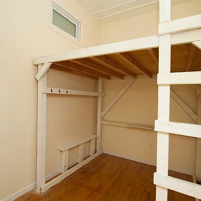 Rented by Nooklyn NYC LLC | media 47