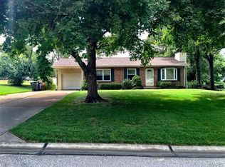 200 Flesher Dr, Ballwin, MO