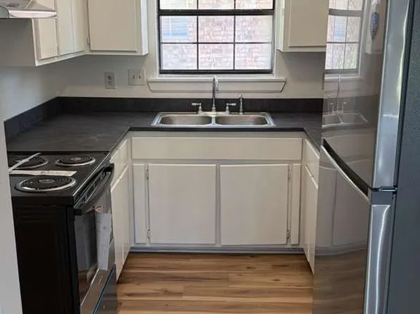 5037 Hubert St, Moss Point, MS 39563